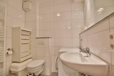Ein Badezimmer in der Unterkunft Ruge Bries, RB14