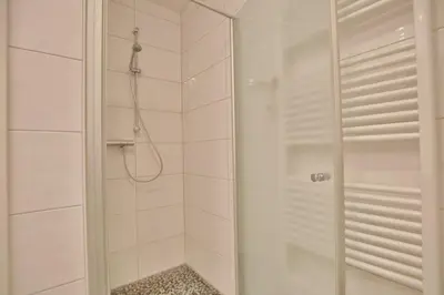 Ein Badezimmer in der Unterkunft Ruge Bries, RB14