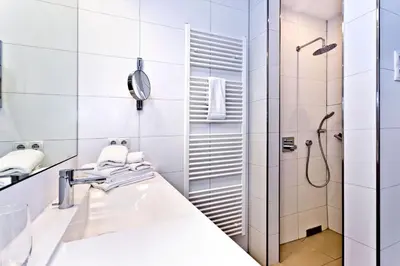 Ein Badezimmer in der Unterkunft Alte Liebe, RA204