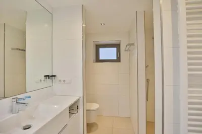 Ein Badezimmer in der Unterkunft Alte Liebe, RA105