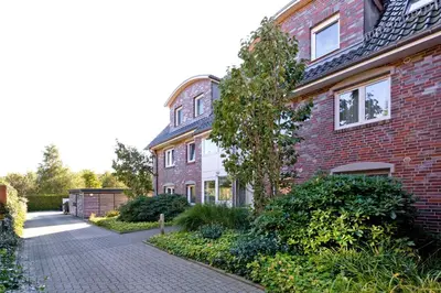 Ein Garten an der Unterkunft Ruge Bries, RB18
