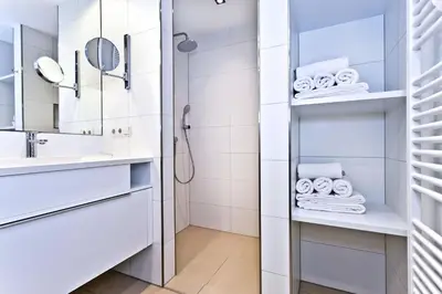 Ein Badezimmer in der Unterkunft Alte Liebe, RA102