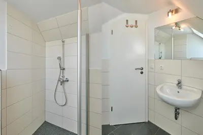 Ein Badezimmer in der Unterkunft Grooten Steen, GS6