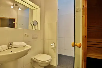 Ein Badezimmer in der Unterkunft Grooten Steen, GS7