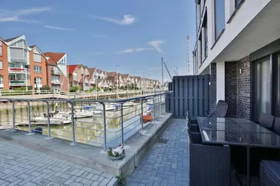 Das Gebäude in dem sich das Ferienhaus befindet