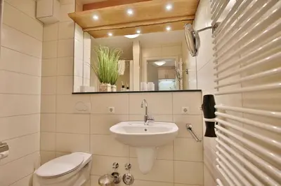 Ein Badezimmer in der Unterkunft Ruge Bries, RB5