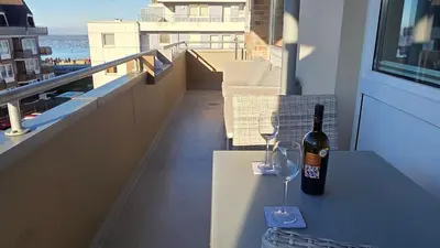 Ein Balkon oder eine Terrasse in der Unterkunft Baltic, BL23