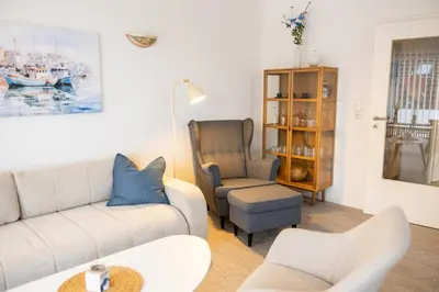 Ein Sitzbereich in der Unterkunft Neu renoviertes Luxus Penthouse mit Dachterrasse und Parkplatz in Bestlage