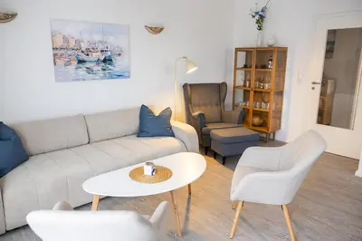 Ein Sitzbereich in der Unterkunft Neu renoviertes Luxus Penthouse mit Dachterrasse und Parkplatz in Bestlage