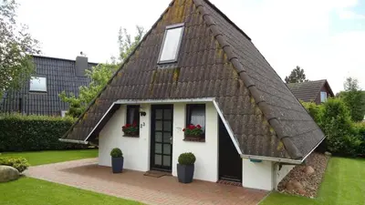 Das Gebäude in dem sich das Ferienhaus befindet