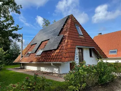 Das Gebäude in dem sich das Ferienhaus befindet