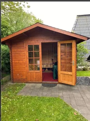 Das Gebäude in dem sich das Ferienhaus befindet