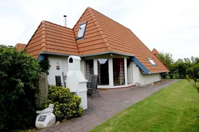 Das Gebäude in dem sich das Ferienhaus befindet