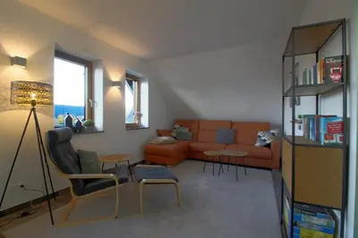 Ein Sitzbereich in der Unterkunft WK7 