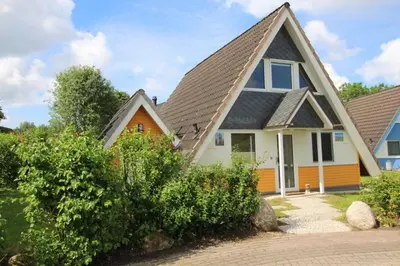 Das Gebäude in dem sich das Ferienhaus befindet