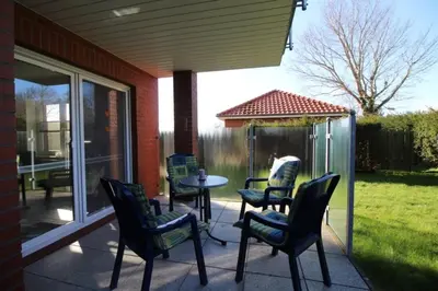 Ein Garten an der Unterkunft SI5-01 Terrassenwohnung Deichnah