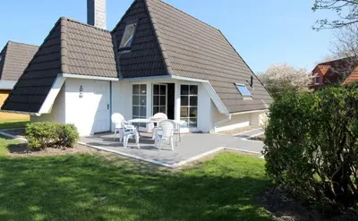 Das Gebäude in dem sich das Ferienhaus befindet