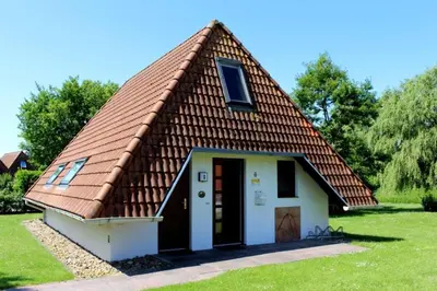 Das Gebäude in dem sich das Ferienhaus befindet