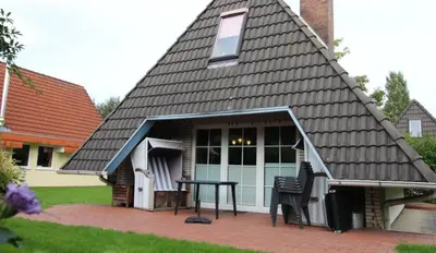 Das Gebäude in dem sich das Ferienhaus befindet
