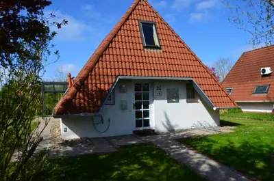 Das Gebäude in dem sich das Ferienhaus befindet
