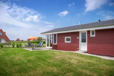 Das Gebäude in dem sich das Ferienhaus befindet