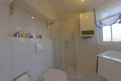 Ein Badezimmer in der Unterkunft LT 33a Bungalow Max