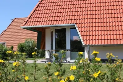 Ein Garten an der Unterkunft SV4 Hans Albers 14