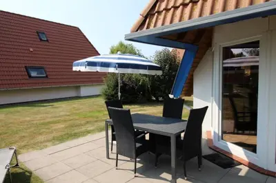 Das Gebäude in dem sich das Ferienhaus befindet