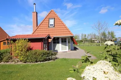 Das Gebäude in dem sich das Ferienhaus befindet