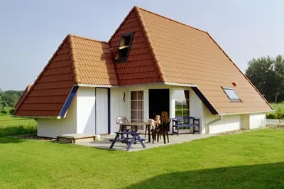 Das Gebäude in dem sich das Ferienhaus befindet