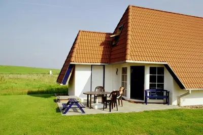Das Gebäude in dem sich das Ferienhaus befindet
