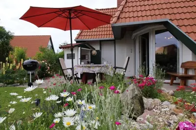 Ein Garten an der Unterkunft SV3 Hans Albers 20 Mona
