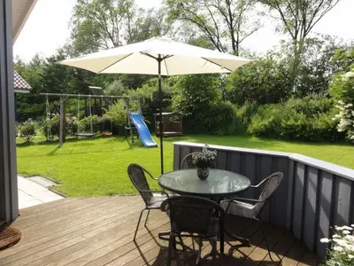 Ein Garten an der Unterkunft Holiday Home Wetternweg 8 by Interhome