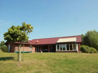Ein Garten an der Unterkunft Holiday Home Wellnesshaus Seeperle - All Inklusive by Interhome