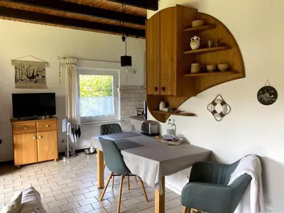Küche/Küchenzeile in der Unterkunft Holiday Home Ferienhaus De Seekobb - Direkt an der Nordseeg-Spitze by Interhome