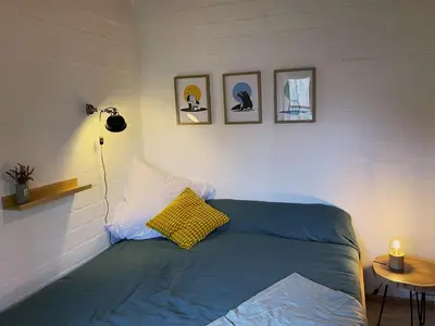 Ein Sitzbereich in der Unterkunft Haus am Waldrand mit Sauna, nahe Meer