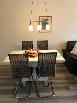 Ein Sitzbereich in der Unterkunft Ferienwohnung 307 - mit seitlichem Meerblick
