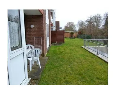 Ein Garten an der Unterkunft Ferienwohnung Elbstrom