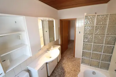 Ein Badezimmer in der Unterkunft Haus Inge