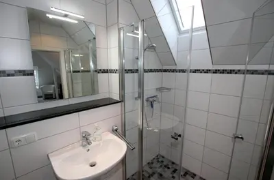 Ein Badezimmer in der Unterkunft Strand-Villa, Scharhörn