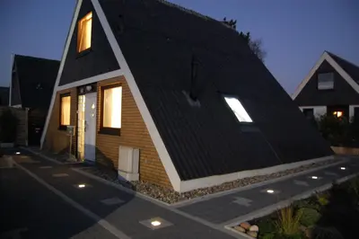 Das Gebäude in dem sich das Ferienhaus befindet