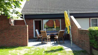Das Gebäude in dem sich das Ferienhaus befindet
