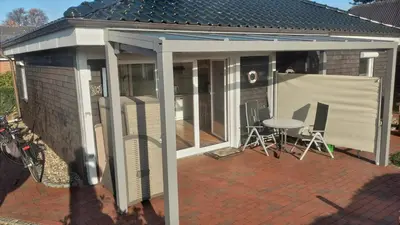 Das Gebäude in dem sich das Ferienhaus befindet