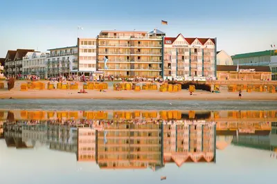 Blick auf einen Fluss in der Nähe des Hotels