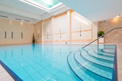 Der Swimmingpool an oder in der Nähe von Strandhotel Duhnen