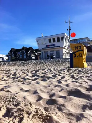 Ein Strand an oder in der Nähe des Ferienhauses