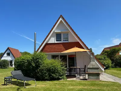 Das Gebäude in dem sich das Ferienhaus befindet