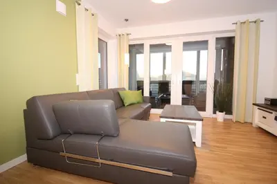 Ein Sitzbereich in der Unterkunft Wohnen am Yachthafen W45