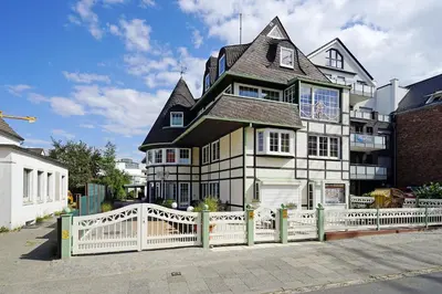 Das Gebäude in dem sich das Aparthotel befindet