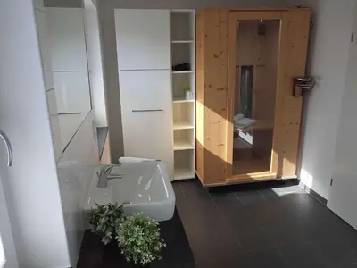 Ein Badezimmer in der Unterkunft dat witte hus 1